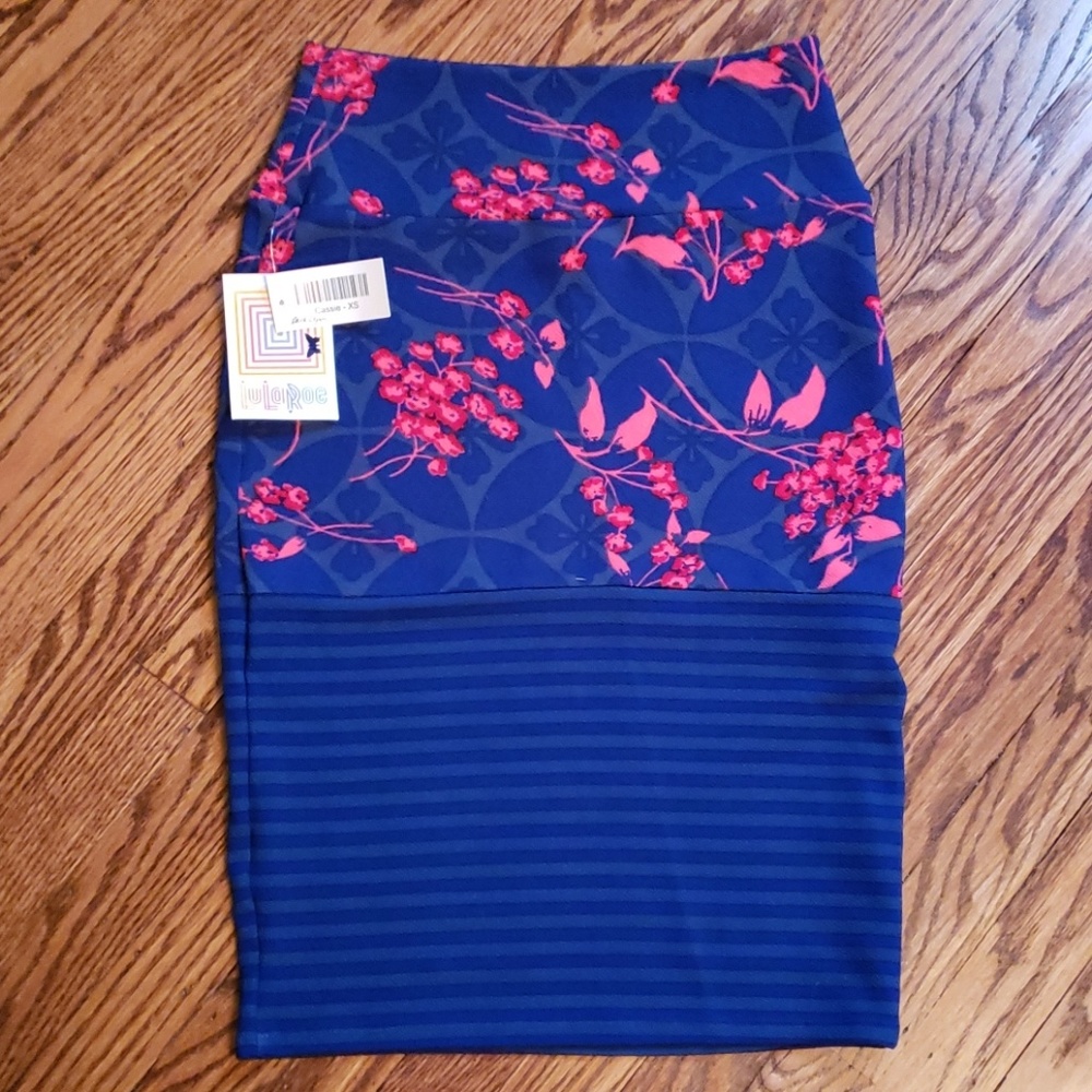 LuLaRoe Cassie skirt